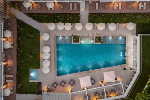 Prive Suite Side & Spa