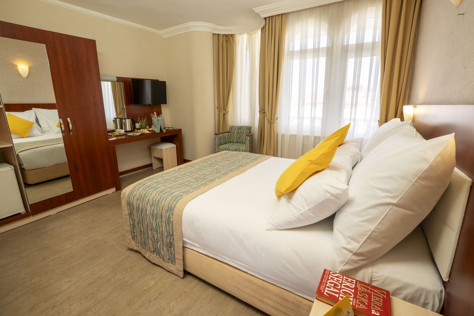 Citrus Plaza Hotel slide 4