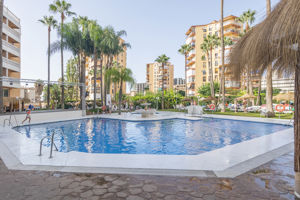 Parasol by Dorobe & Tapas Tour