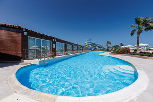 Woonvoorbeeld swimup kamer