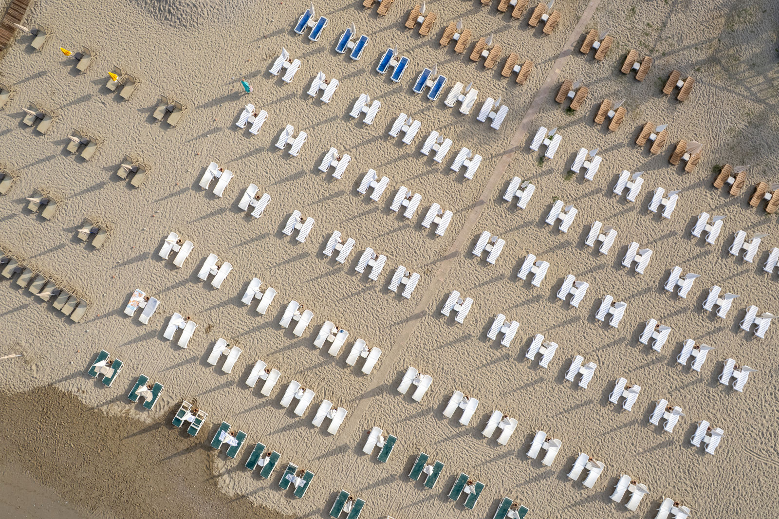 Krizantem Hotel slide 4