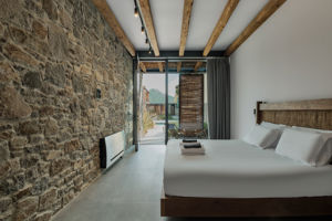 Barefoot Luxury Eressos Apartments