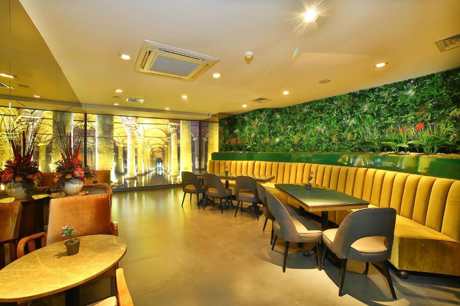 All Seasons Hotel slide 4