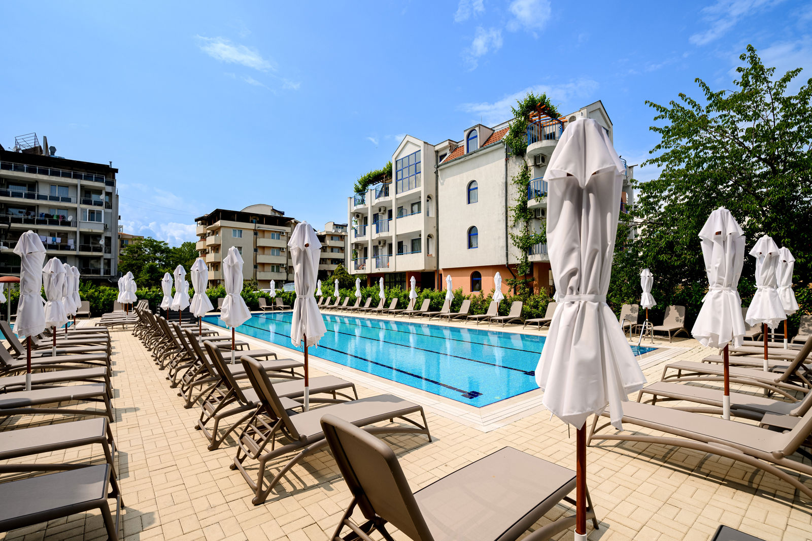 Laguna Park Sunrise slide 3