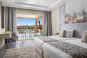 Woonvoorbeeld 2-persoonskamer Deluxe Zwembadzicht of Familiekamer Connection Zwembadzicht