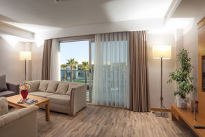 Woonvoorbeeld de luxe familiekamer Lake (2kamers)