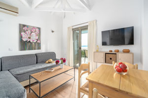 Woonvoorbeeld 2-kamervilla met privezwembad en zee- of tuinzicht