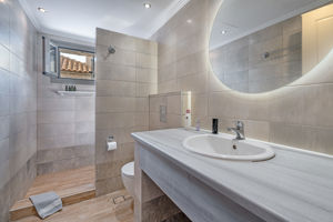 Woonvoorbeeld 3-kamervilla met privezwembad en zeezicht