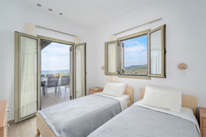 Woonvoorbeeld 4-kamervilla met privezwembad en zee- of zijzeezicht