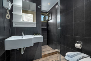 Woonvoorbeeld 4-kamervilla met privezwembad en zee- of zijzeezicht