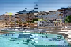 Woonvoorbeeld 3-kamervilla met privezwembad