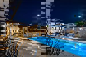 Woonvoorbeeld 3-kamervilla met privezwembad