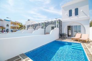 Alexander Studios & Suites