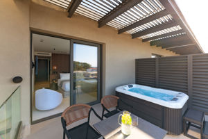 Woonvoorbeeld Exclusieve Kamer met Jacuzzi en zeezicht