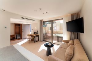 Woonvoorbeeld luxe suite met Jacuzzi