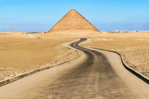 De rode piramide van Snofroe van Dasjoer