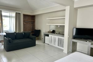 Woonvoorbeeld 2-kamerappartement Superior met zwembadzicht