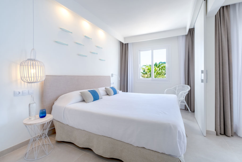 fergus-style-carema-beach