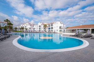 Fergus Style Carema Beach