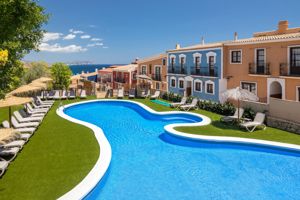 Fly & Go Occidental Pueblo Acantilado