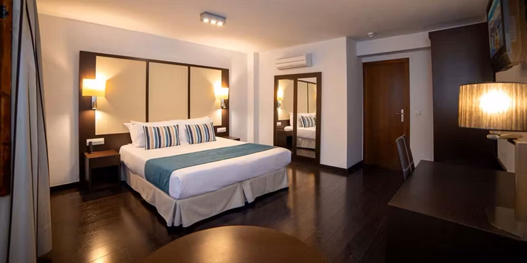 Fly & Go Occidental Pueblo Acantilado