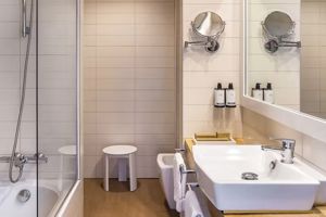 Fly & Go Occidental Pueblo Acantilado