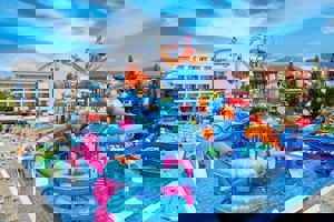 Blue Wave Suite Hotel