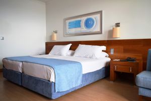 Madeira Regency Clliff