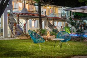 Flisvos Seaside Apartment