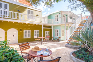 Kura Botanica Vandaag Inside / Oranje Zomer