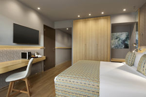 Zeus Wyndham Grand Athens