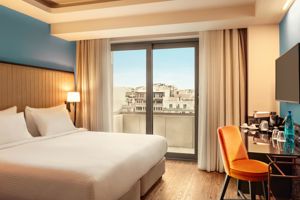 Zeus Essence Athens Central