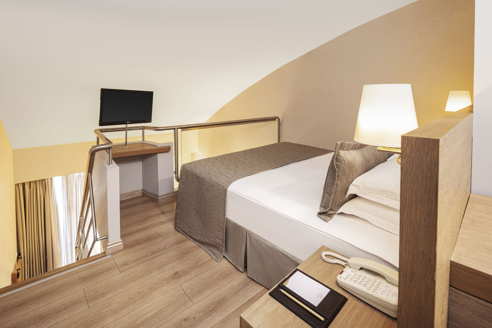 Concorde De Luxe slide 5