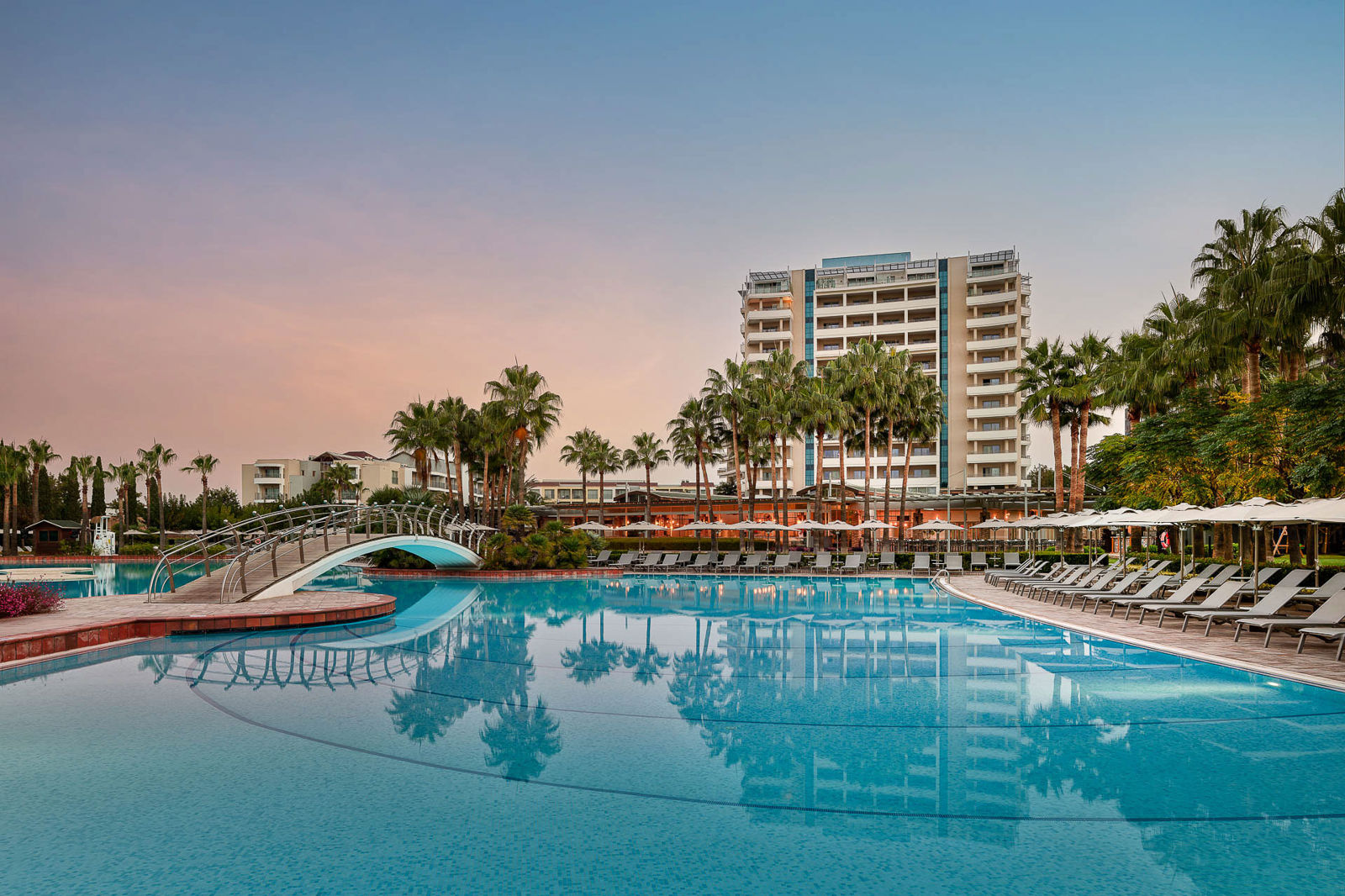 Lara Barut Collection slide 4