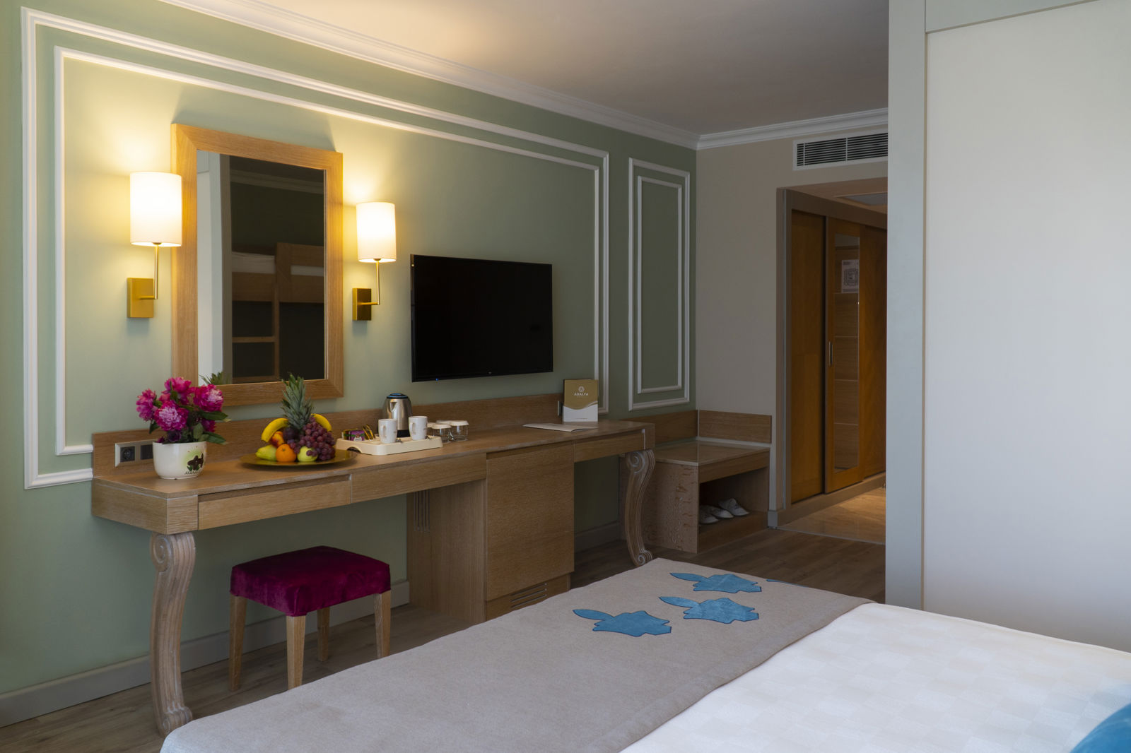 Adalya Art Side slide 4