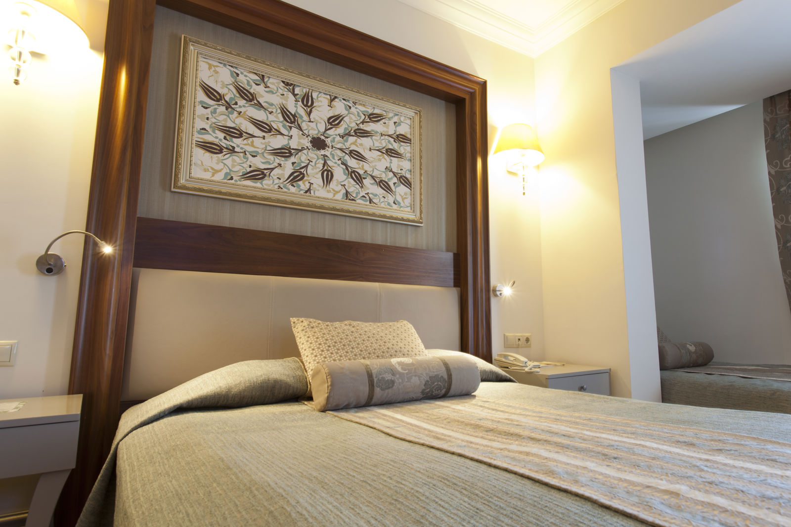 Side Star Resort slide 5