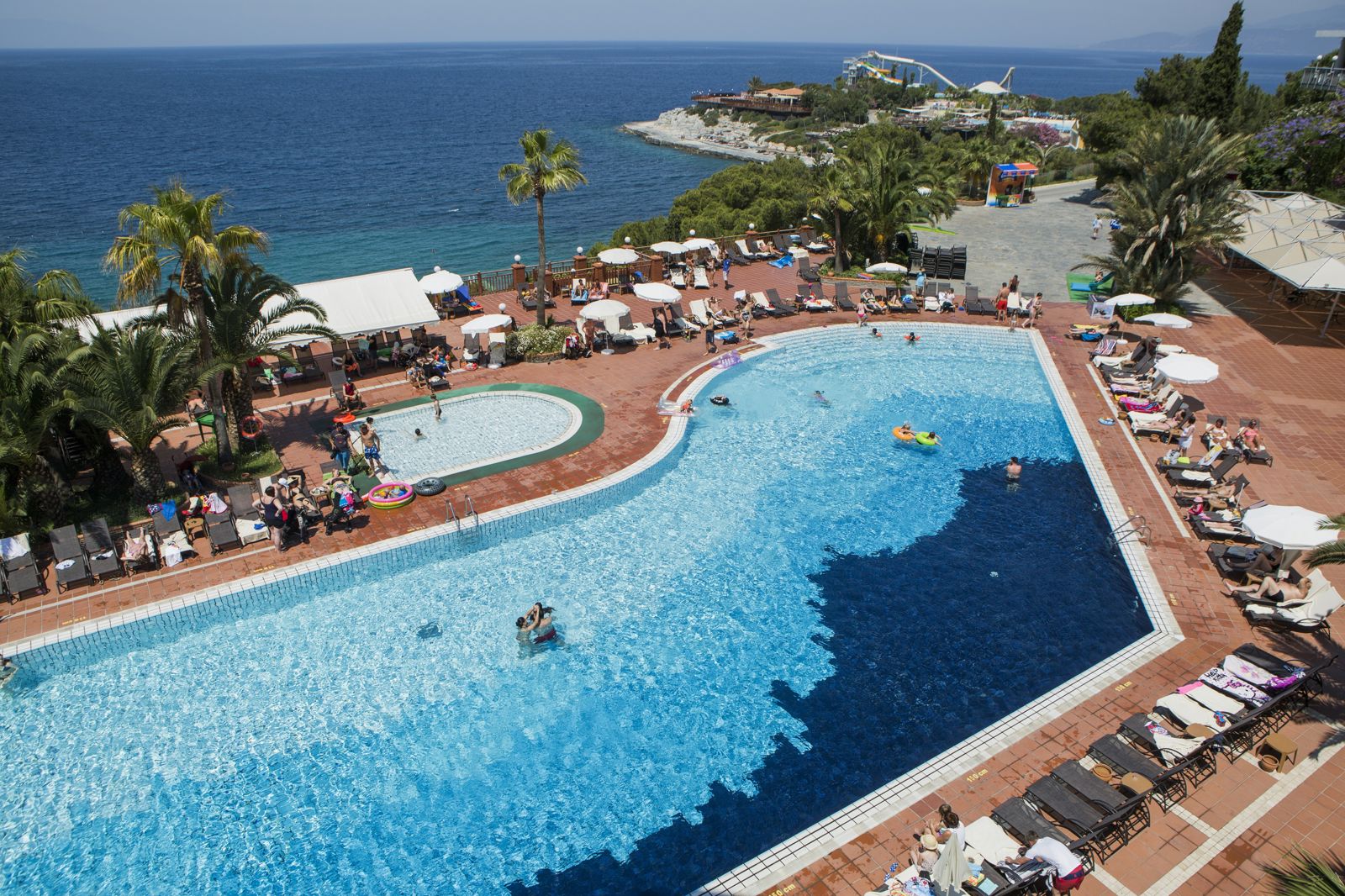 Pine Bay Holiday Resort slide 2