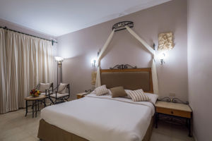 Sunny Days El Palacio