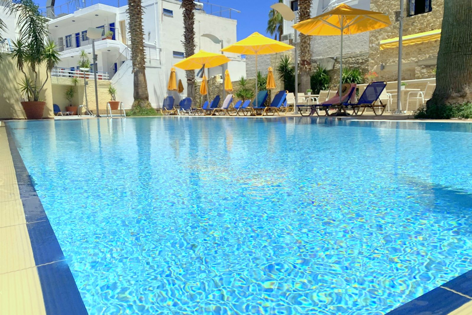 Kassavetis Center - Hotel Studios & Lejligheder slide 1