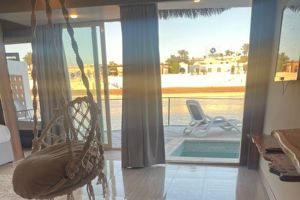 Woonvoorbeeld lagoon bungalow met whirlpool en privezwembad