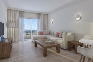 Woonvoorbeeld familiekamer zeezicht my favourite club