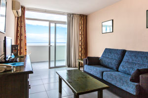 Blue Sea Lagos de Cesar