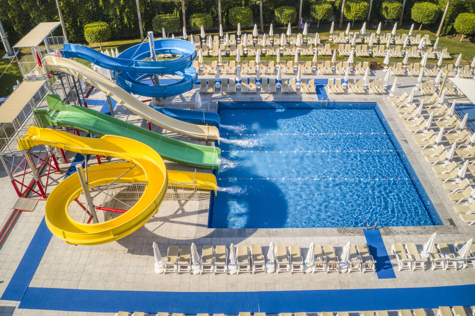 Grand Park Lara slide 2