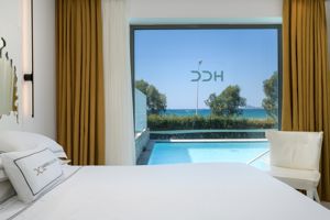 Woonvoorbeeld suite met prive zwembad