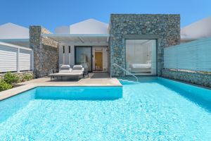 Woonvoorbeeld suite met prive zwembad