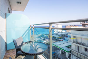 Woonvoorbeeld standaardkamer met zeezicht