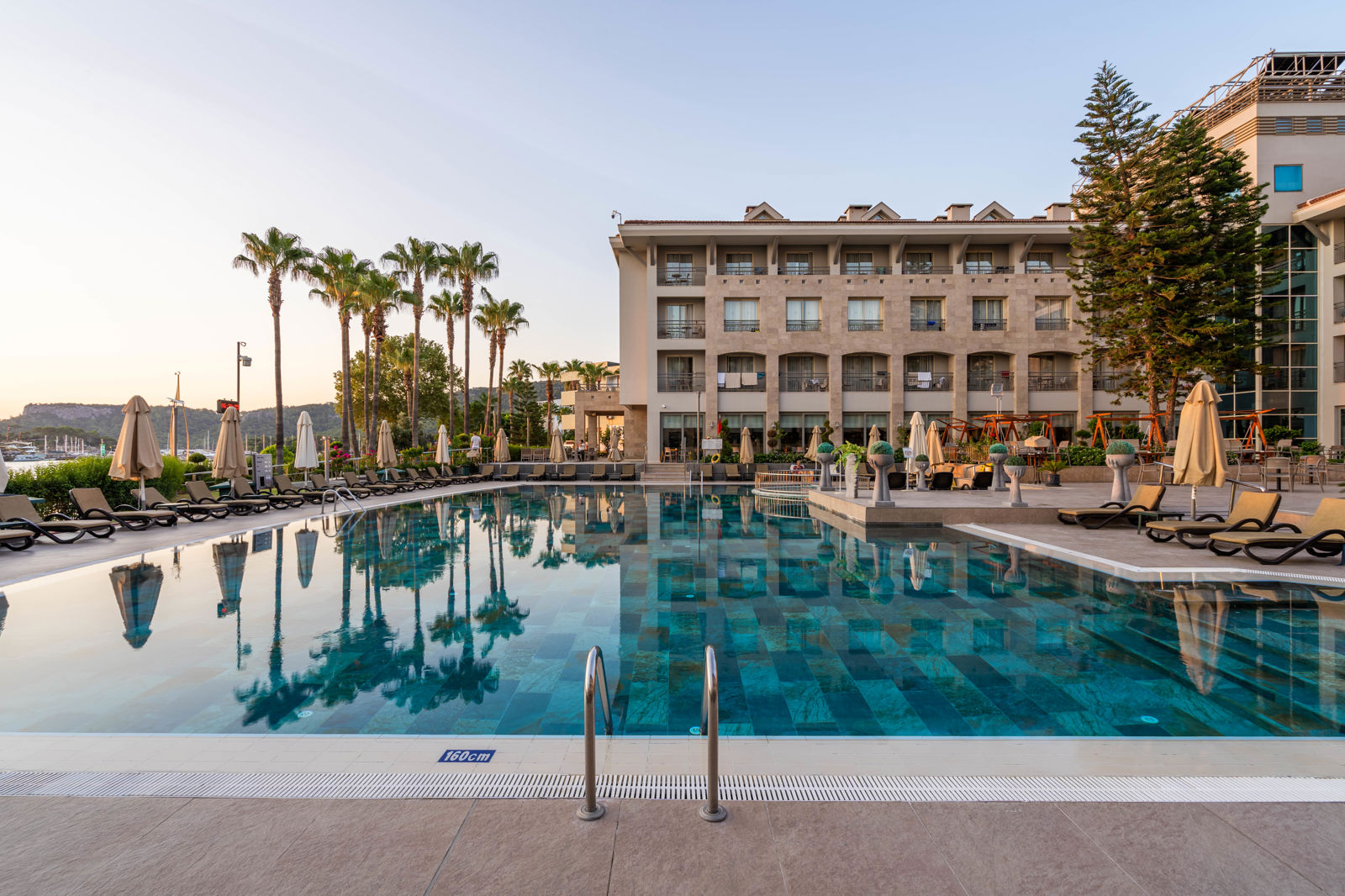 Fame Residence Kemer & Spa slide 2