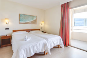 Fontanellas Playa Aparthotel