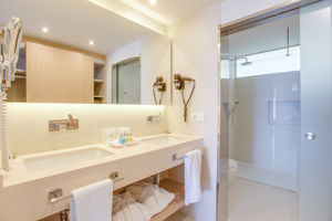 Fontanellas Playa Aparthotel