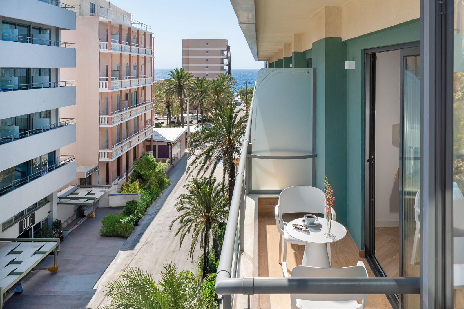 Mediterranean Hotel slide 4